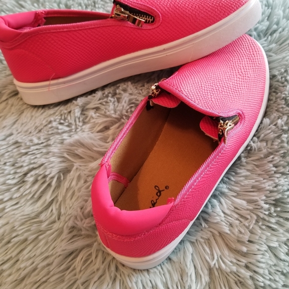 Qaspial women's sneaker - Picture 2 of 3